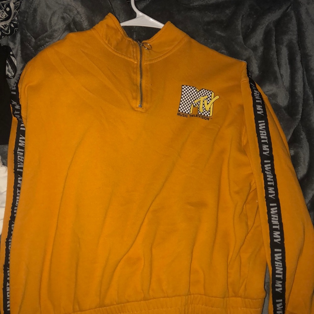 MTV long sleeve